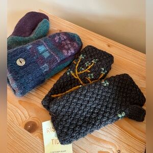 Handmade wool mittens women set of two